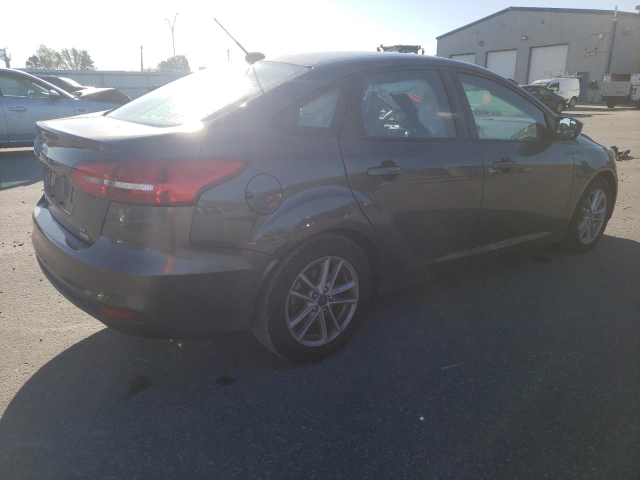 Image 3 of 2018 FORD FOCUS SE 2018 with VIN 1FADP3FE4JL298902