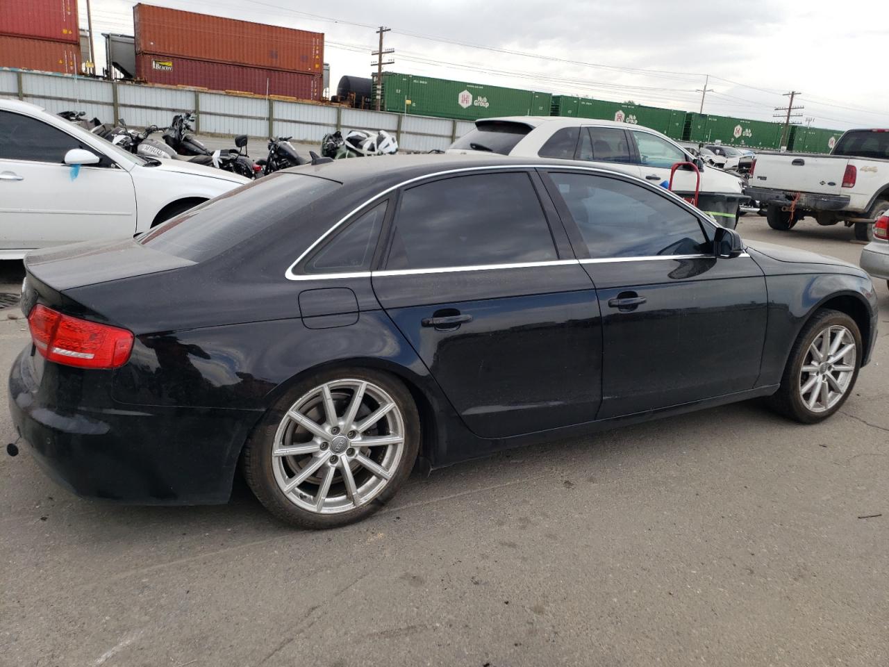 Obraz 3 z Audi A4 Premium Plus 2011 z VIN WAUEFAFL1BN055233