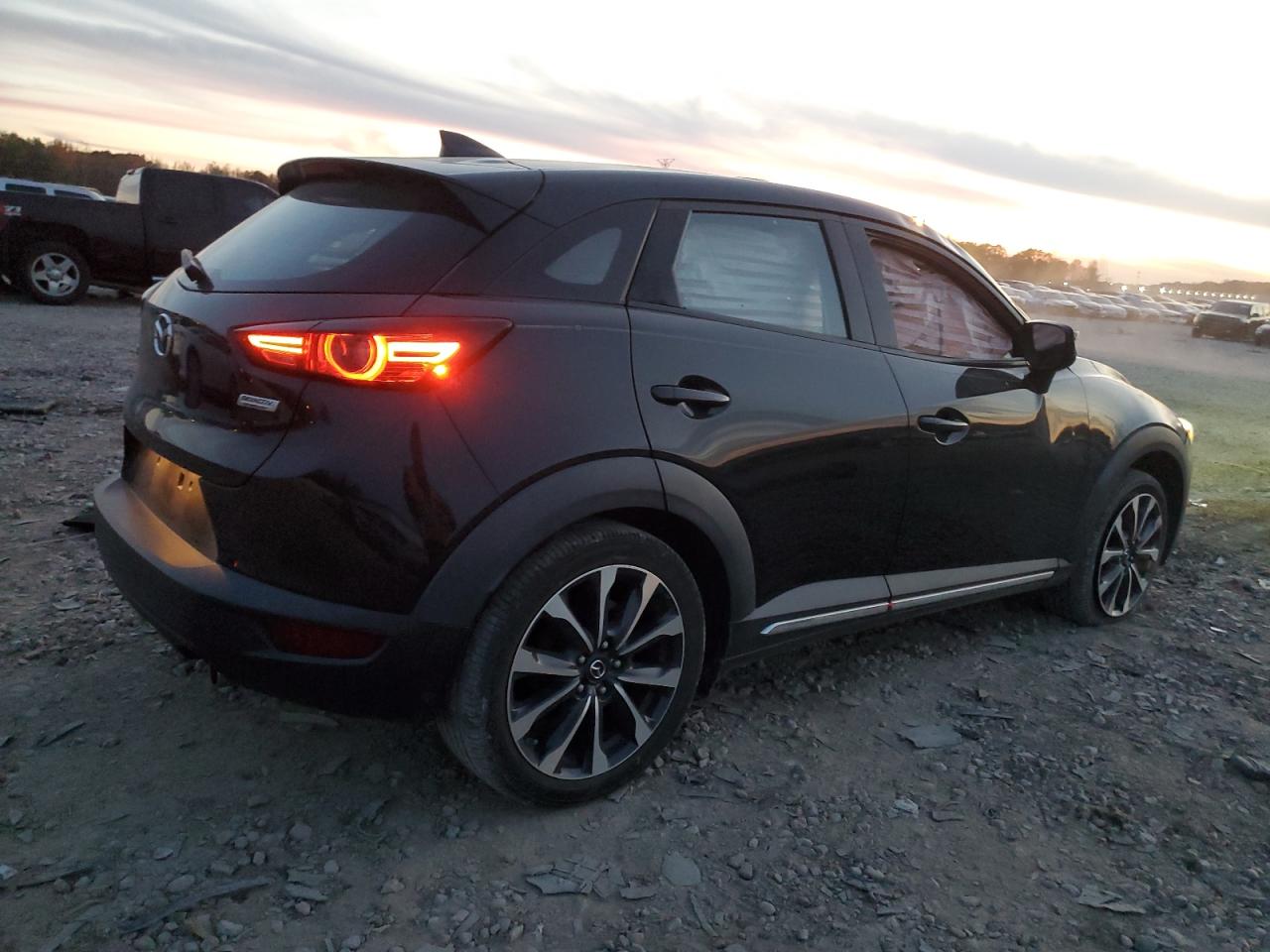 Image 3 of 2019 MAZDA CX-3 GRAND TOURING 2019 with VIN JM1DKDD76K0436171