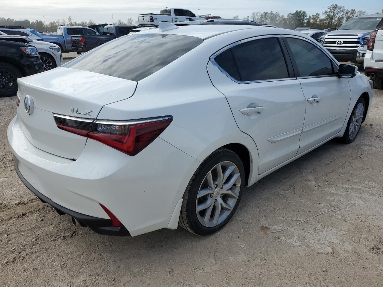 Image 3 of 2022 ACURA ILX  2022 with VIN 19UDE2F39NA003742