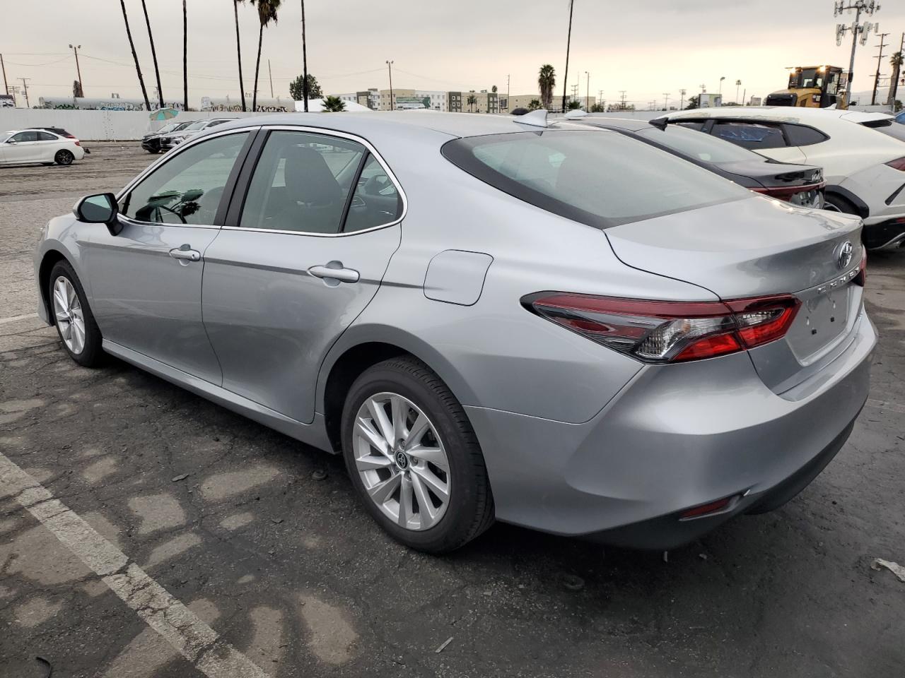 Изображение 2 2023 TOYOTA CAMRY LE 2023 с VIN 4T1C11AK5PU176749