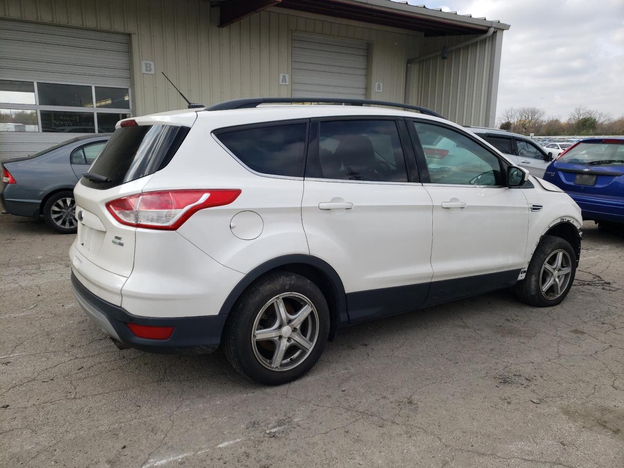 Image 3 of 2015 FORD ESCAPE SE 2015 with VIN 1FMCU9GX1FUA29285