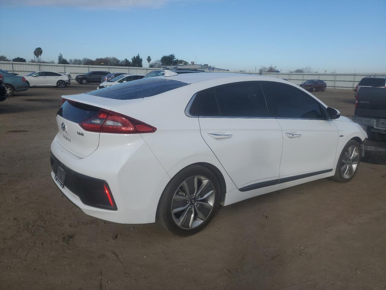 Изображение 3 2018 HYUNDAI IONIQ LIMITED 2018 с VIN KMHC85LCXJU091079