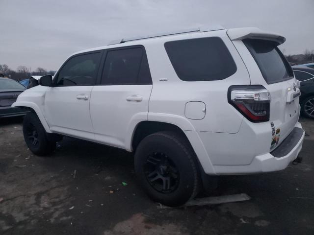 Obraz 2 z 2015 TOYOTA 4RUNNER SR5 2015 z VIN JTEBU5JR4F5210759