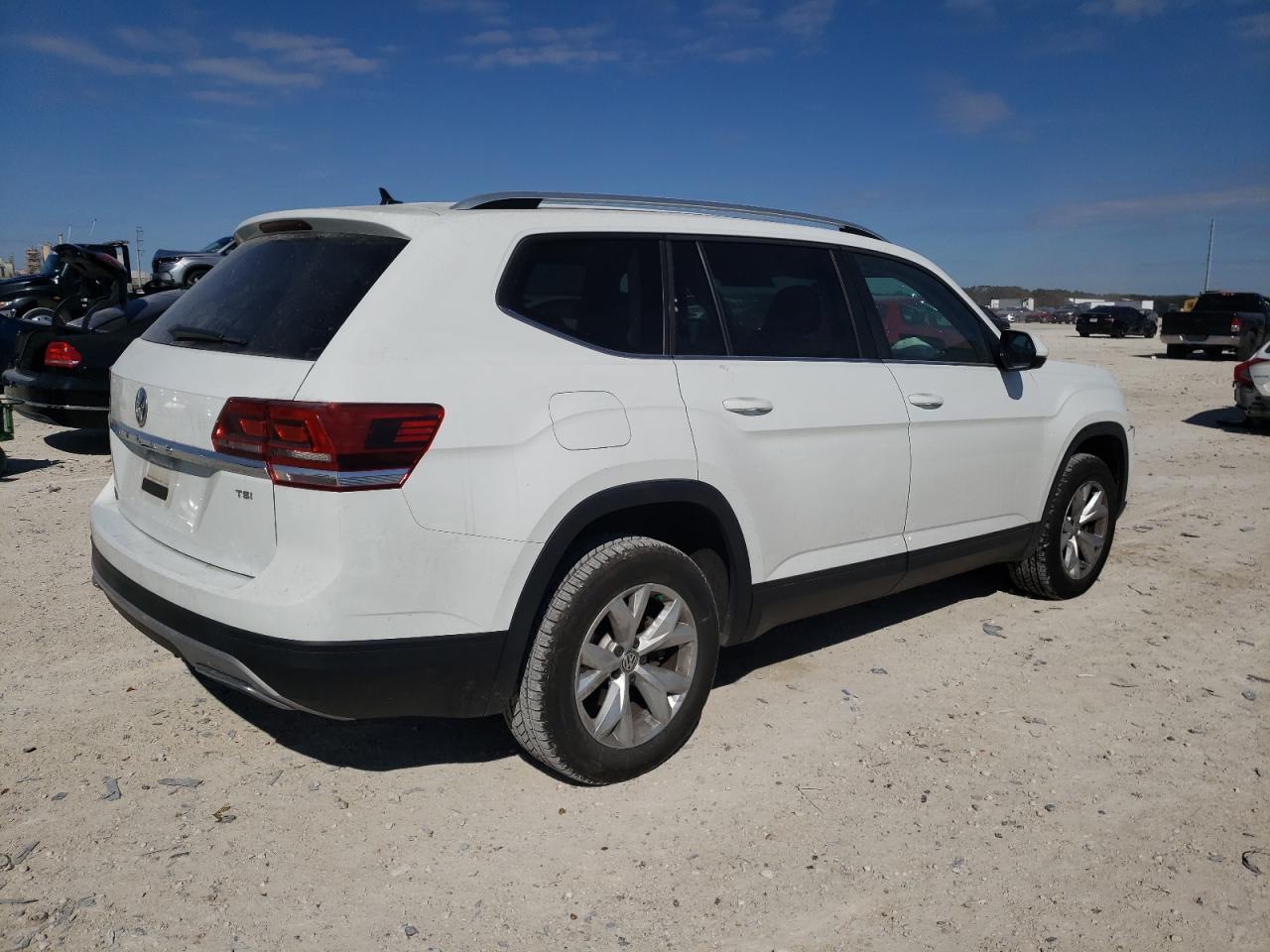 Изображение 3 2018 VOLKSWAGEN ATLAS S 2018 с VIN 1V2AP2CA9JC600157