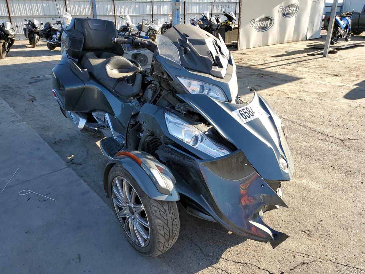 Изображение 1 2018 CAN-AM SPYDER ROADSTER RT 2018 с VIN 2BXNBDD2XJV000251
