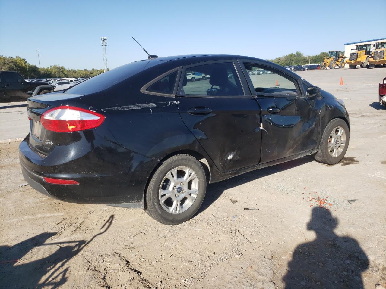 Image 3 of Ford Fiesta Se 2016 with VIN 3FADP4BJ1GM111874