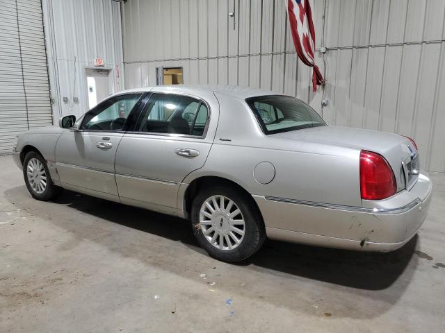 Image 2 of 2005 LINCOLN TOWN CAR SIGNATURE 2005 with VIN 1LNHM81W65Y605637