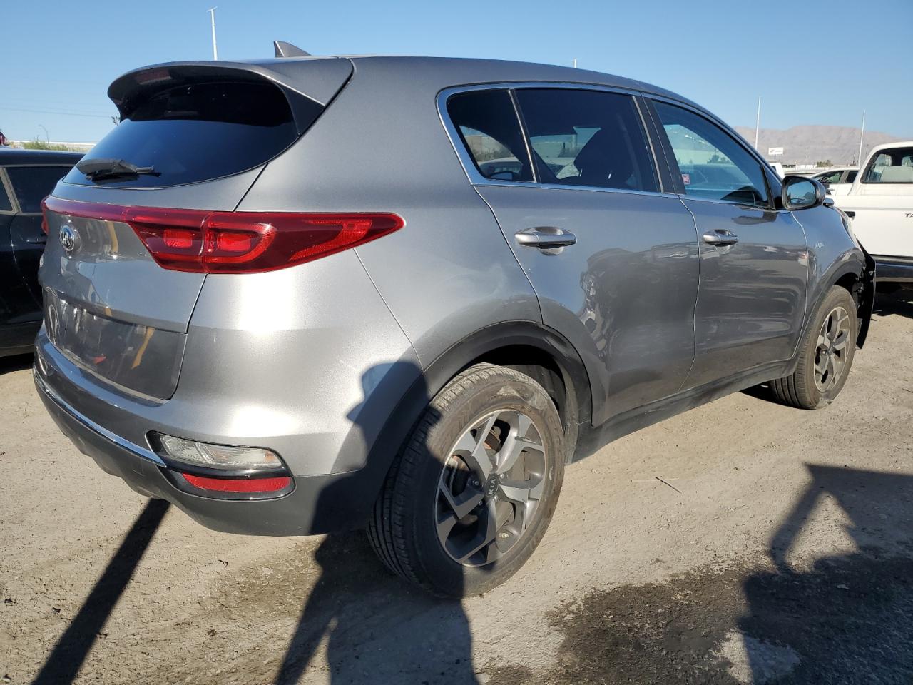 Obraz 3 z 2022 KIA SPORTAGE LX 2022 z VIN KNDPMCAC6N7998506