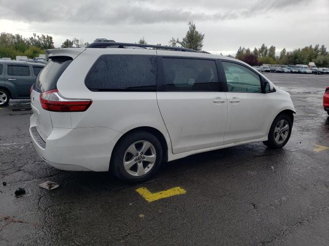 Obraz 3 z 2018 TOYOTA SIENNA LE 2018 z VIN 5TDKZ3DC0JS931651