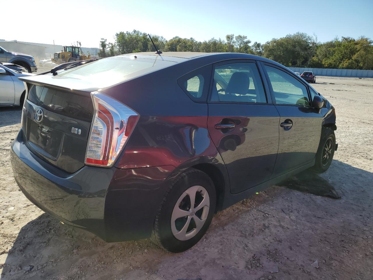 Image 3 of 2013 TOYOTA PRIUS  2013 with VIN JTDKN3DU6D5640800