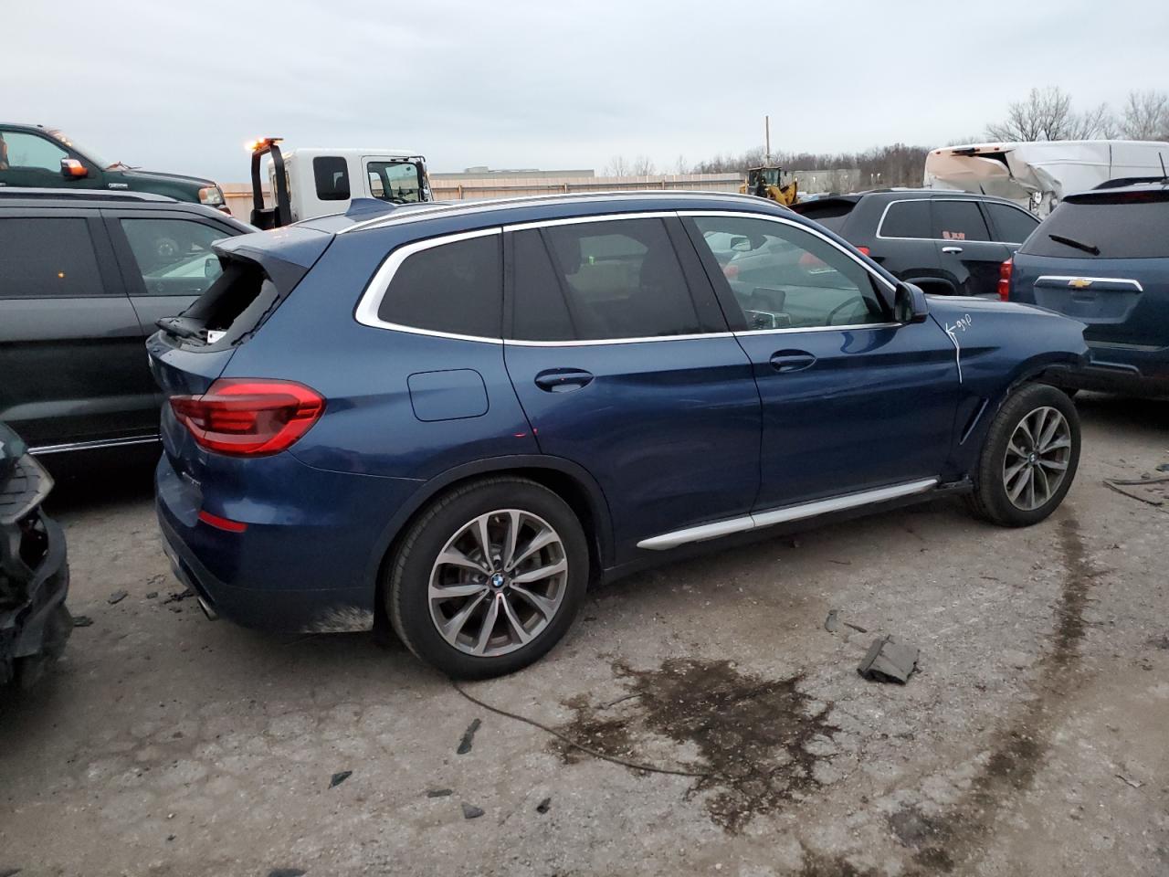 Изображение 3 2019 BMW X3 XDRIVE30I 2019 с VIN 5UXTR9C50KLP95260