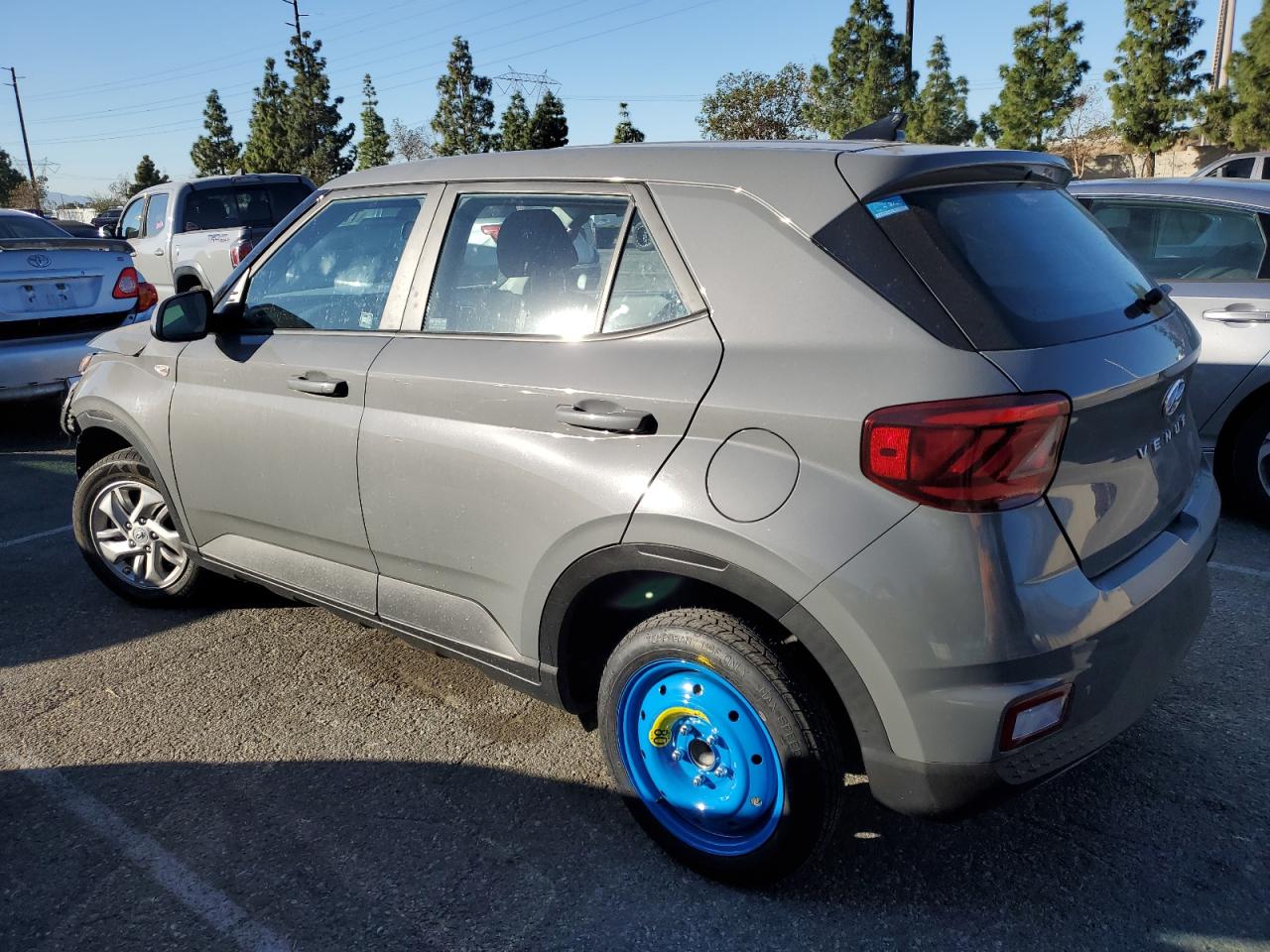 Obraz 2 z 2021 HYUNDAI VENUE SE 2021 z VIN KMHRB8A38MU112614