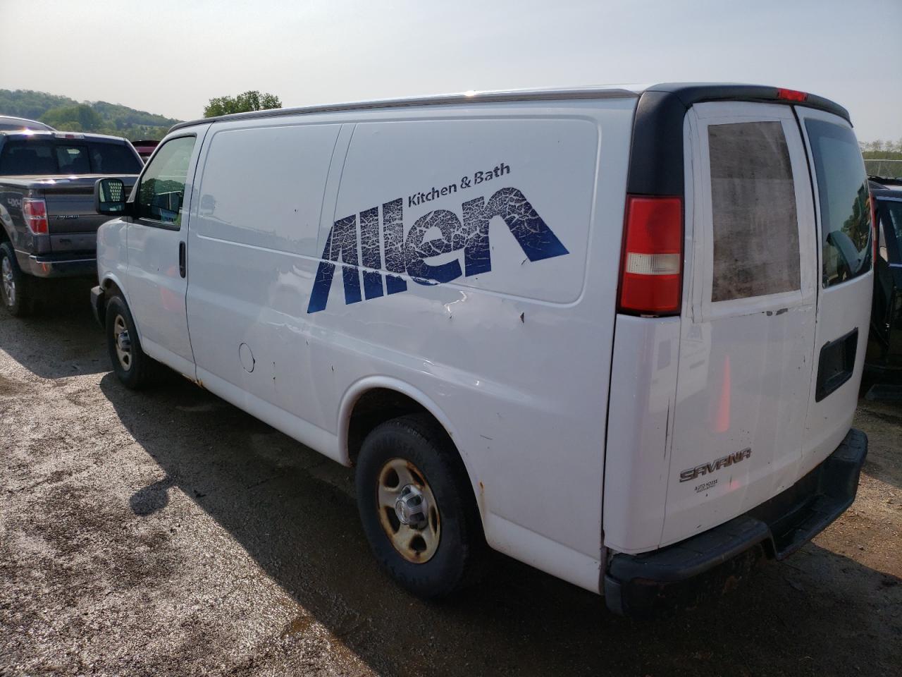 Image 2 of 2008 CHEVROLET EXPRESS G1500  2008 with VIN 1GCFG15X281232011