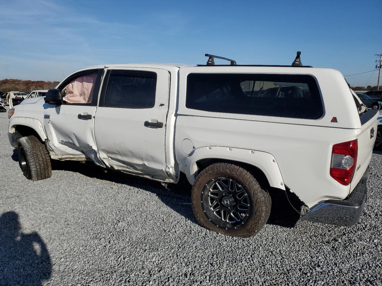 Image 2 of 2016 TOYOTA TUNDRA CREWMAX SR5 2016 with VIN 5TFDW5F12GX559144