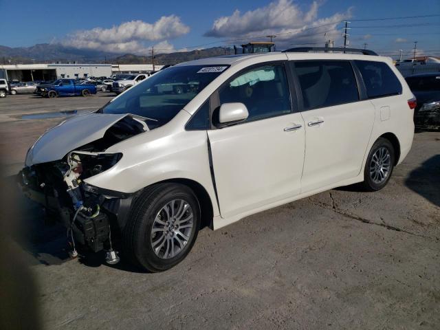 Image 1 of 2018 TOYOTA SIENNA XLE 2018 with VIN 5TDYZ3DC6JS947718