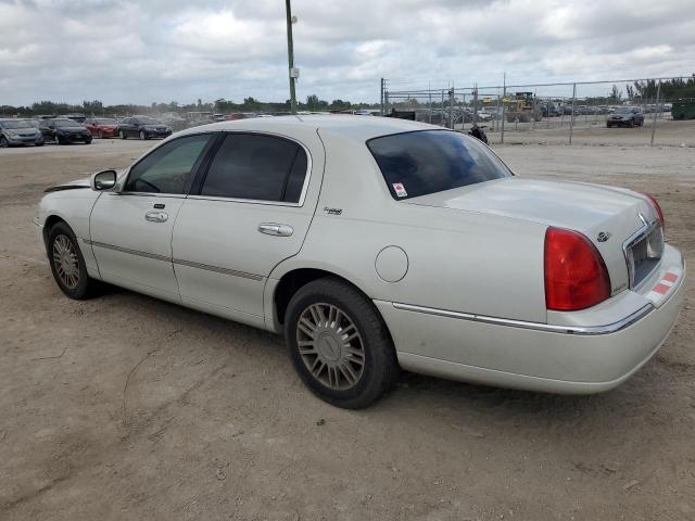 Obraz 2 z 2006 LINCOLN TOWN CAR SIGNATURE LIMITED 2006 z VIN 1LNHM82V16Y616052