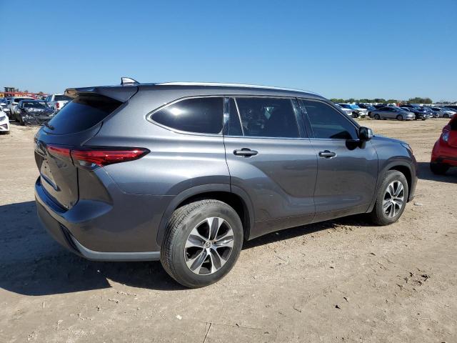 Image 3 of 2021 TOYOTA HIGHLANDER XLE 2021 with VIN 5TDHZRAH4MS515104