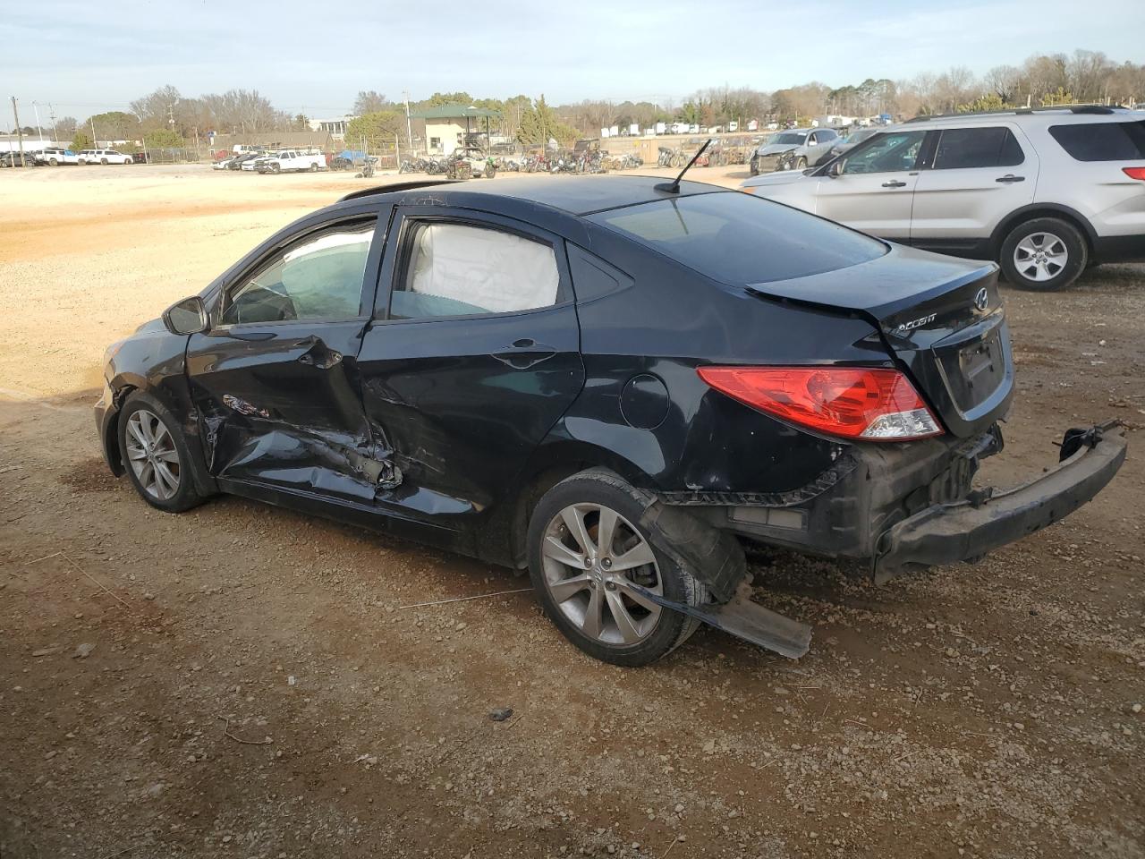 Image 2 of 2013 HYUNDAI ACCENT GLS 2013 with VIN KMHCU4AE6DU381544