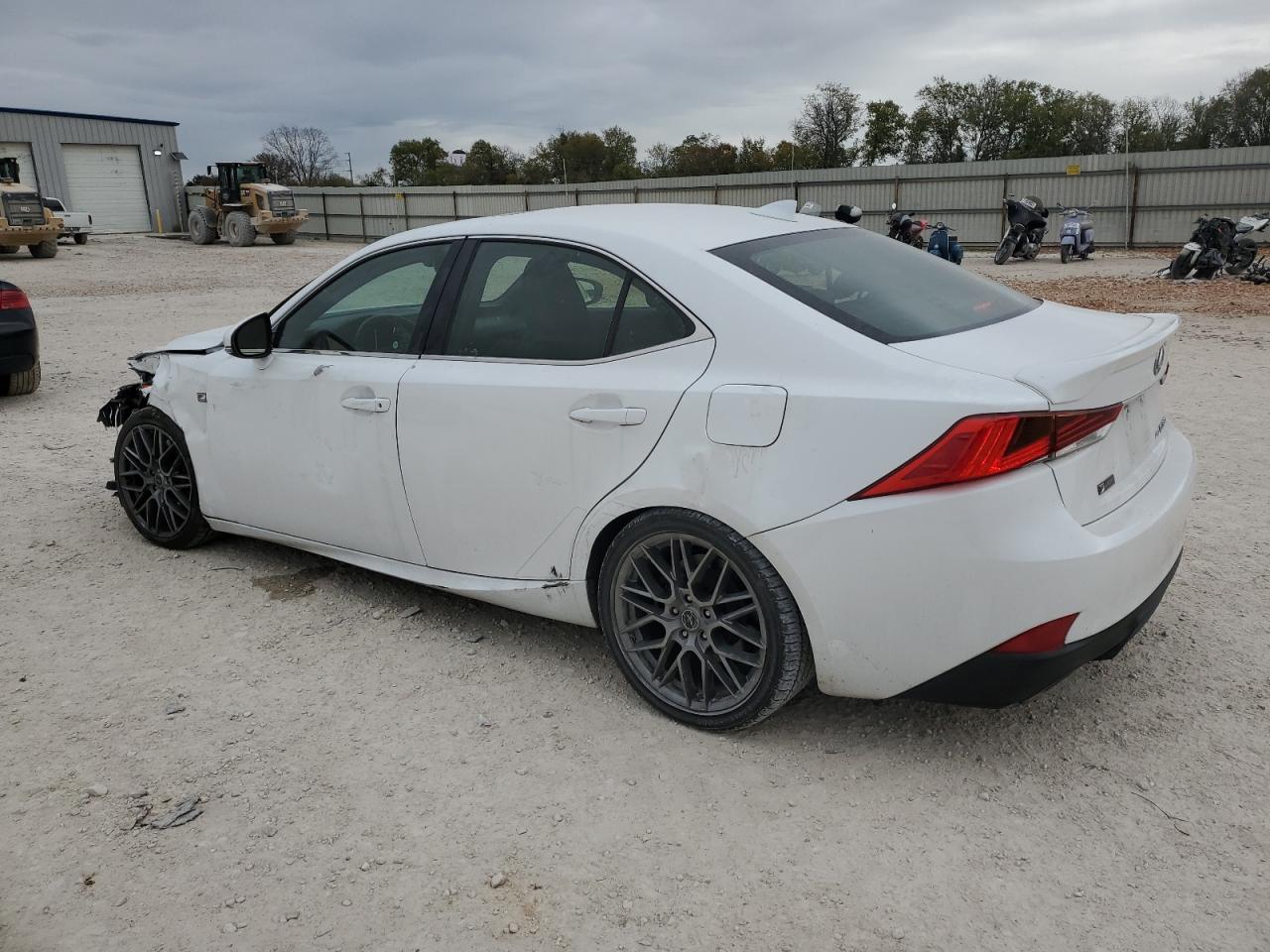 Obraz 2 z 2017 LEXUS IS 350 2017 z VIN JTHCE1D23H5013080