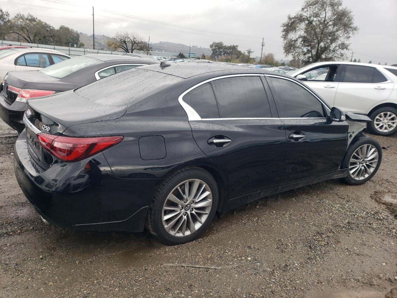 Image 3 of 2018 INFINITI Q50 LUXE 2018 with VIN JN1EV7AP6JM352573