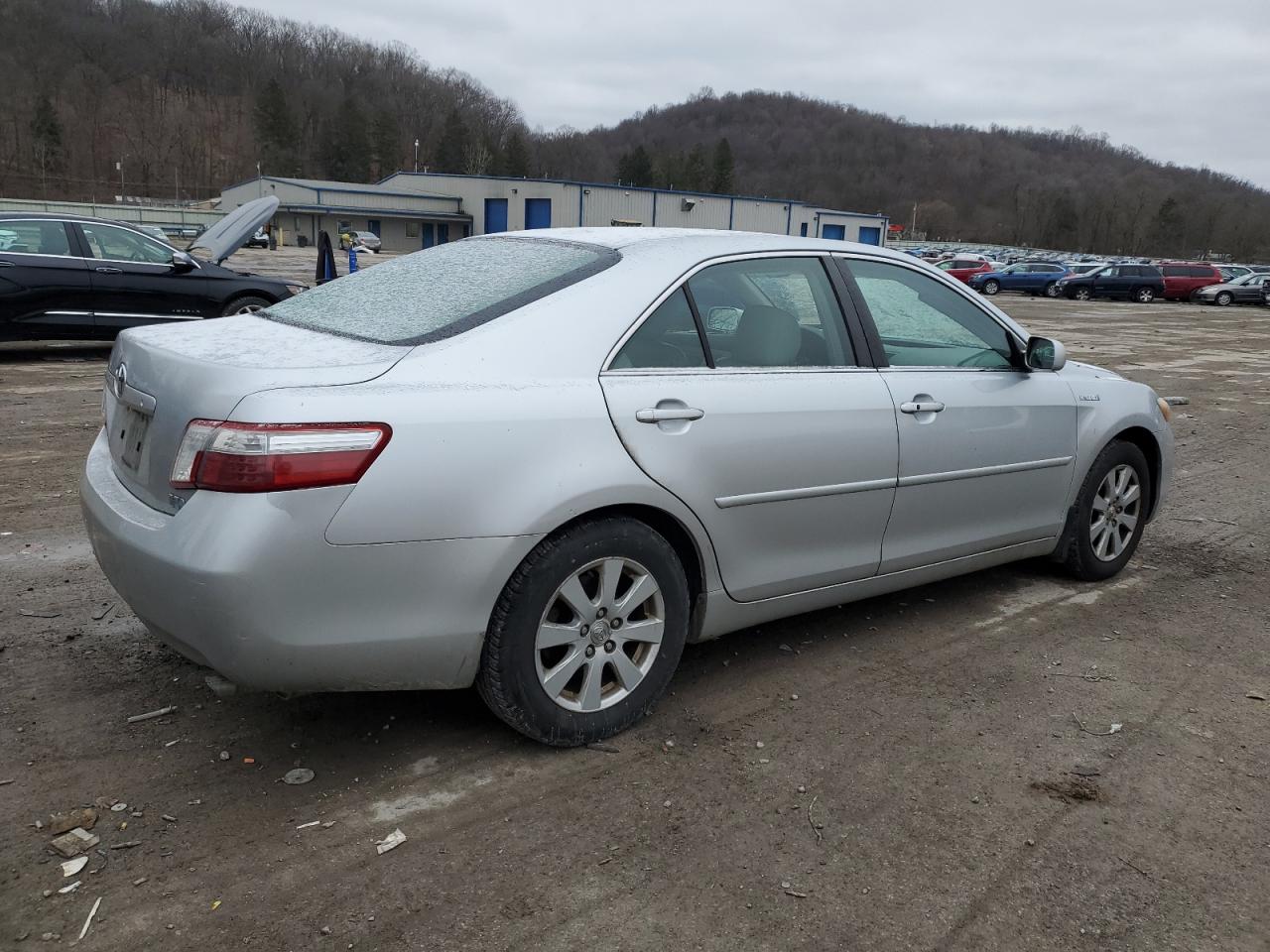 Image 3 of 2007 TOYOTA CAMRY HYBRID 2007 with VIN JTNBB46K973018567