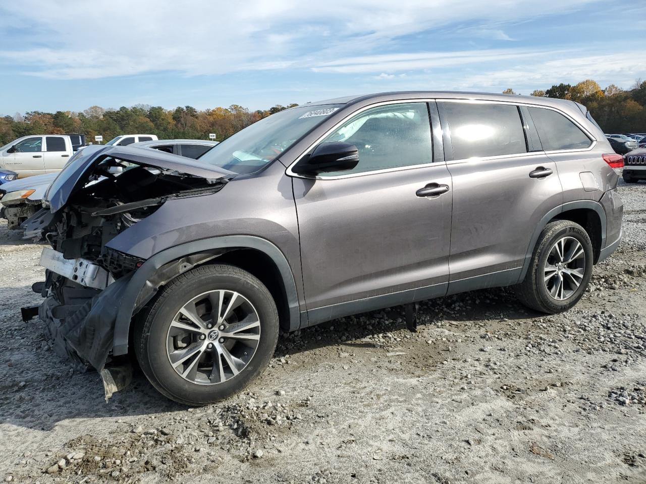 Изображение 1 2019 TOYOTA HIGHLANDER LE 2019 с VIN 5TDZARFH5KS045473