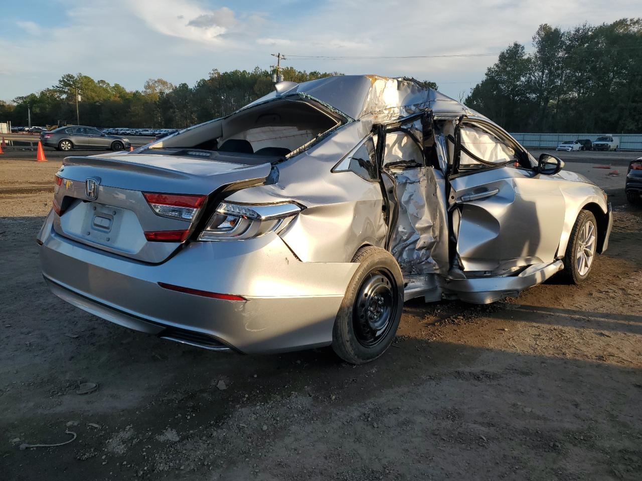 Изображение 3 2021 HONDA ACCORD LX 2021 с VIN 1HGCV1F15MA072804