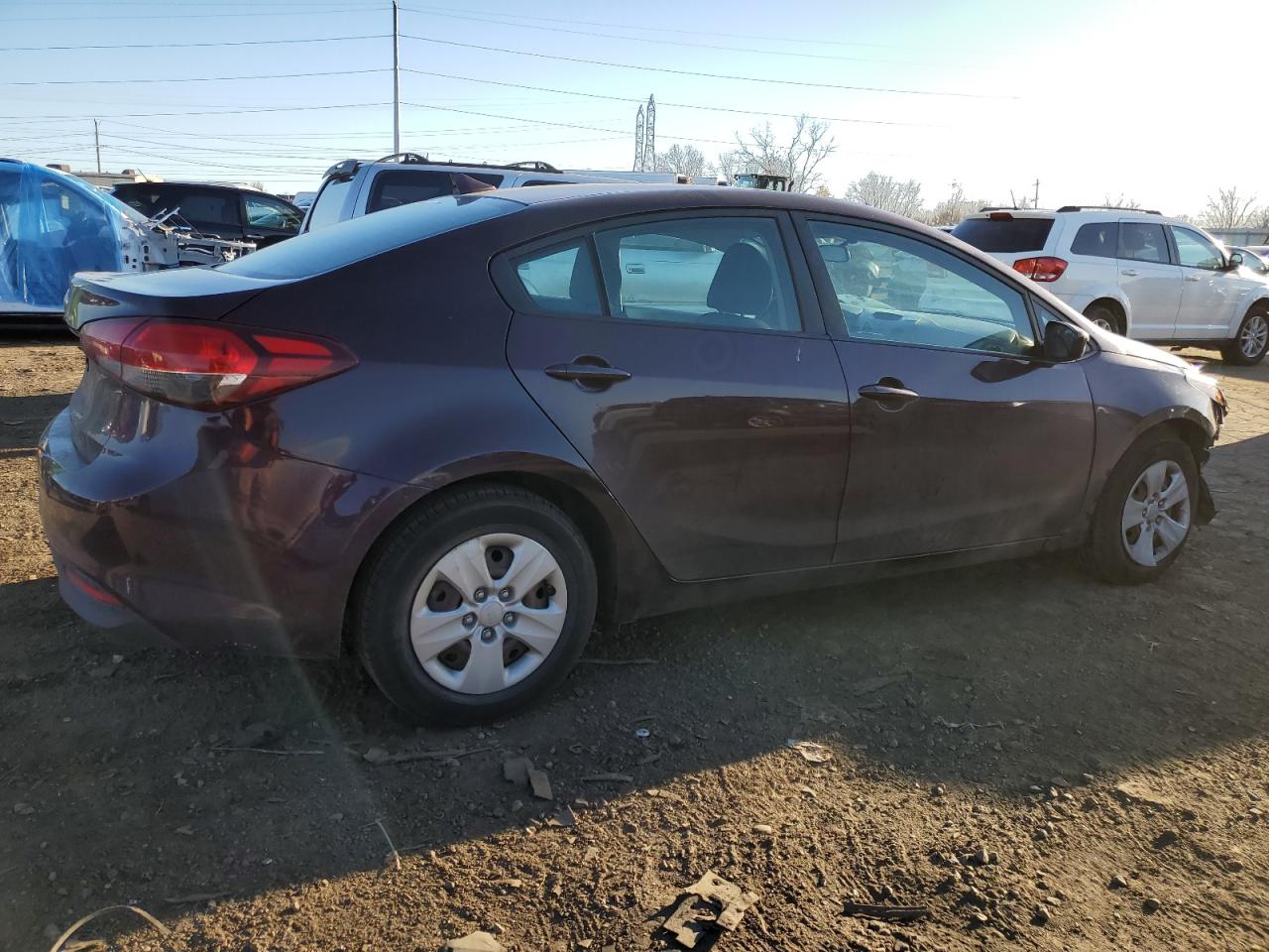 Изображение 3 2017 KIA FORTE LX 2017 с VIN 3KPFK4A7XHE089196