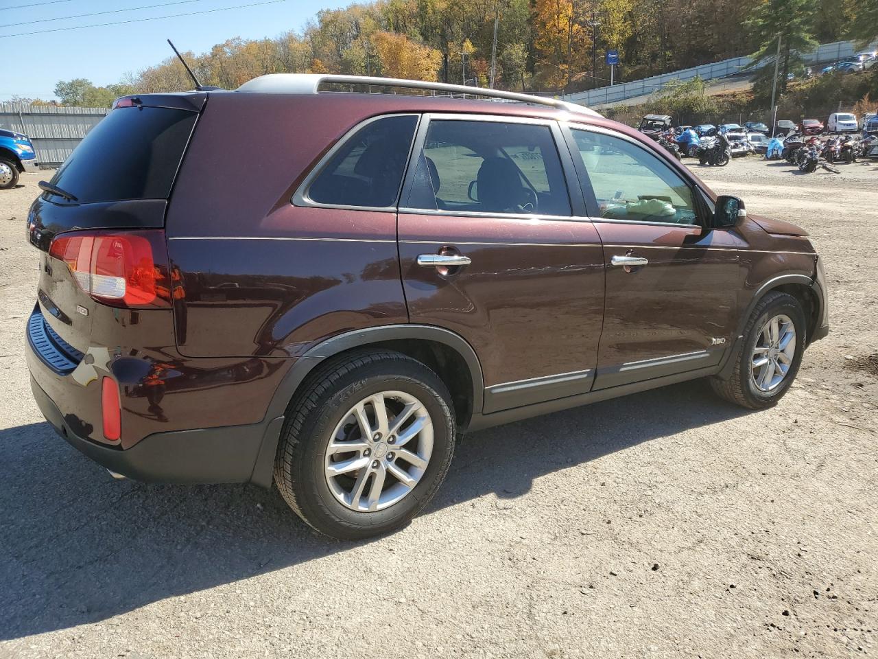 Изображение 3 2015 KIA SORENTO LX 2015 с VIN 5XYKTCA60FG617065
