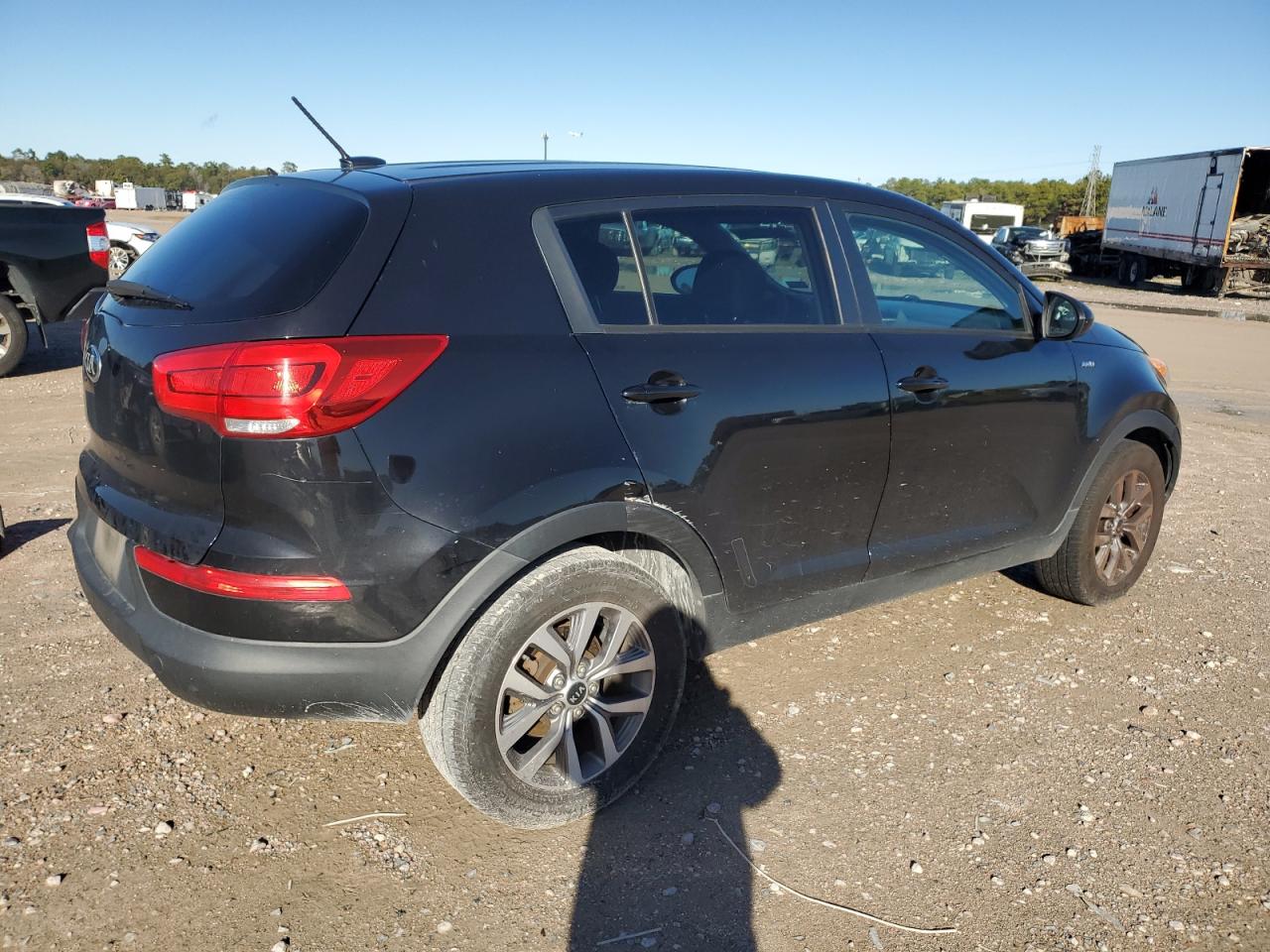 Image 3 of 2015 KIA SPORTAGE LX 2015 with VIN KNDPBCAC8F7757103