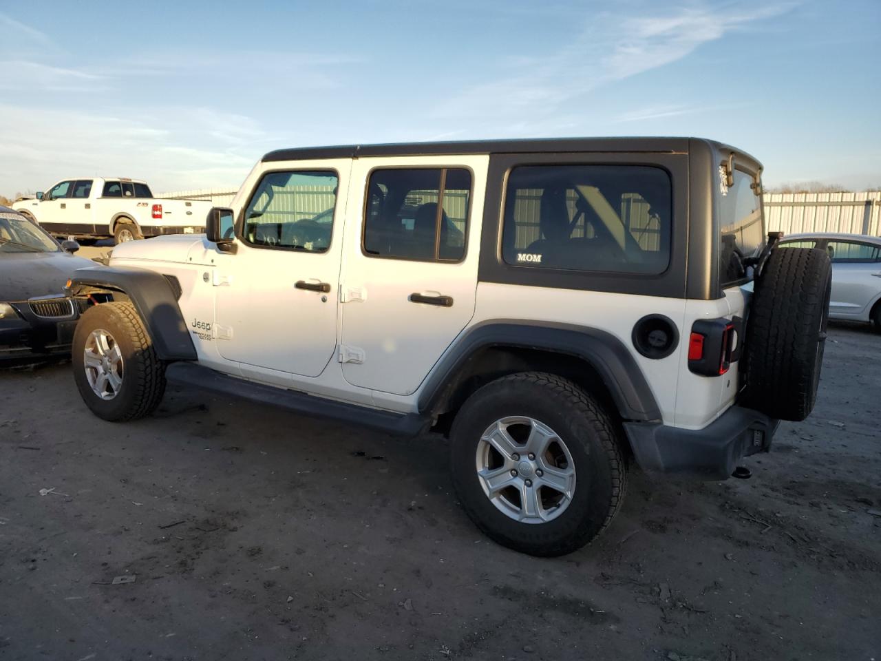 Изображение 2 2019 JEEP WRANGLER UNLIMITED SPORT 2019 с VIN 1C4HJXDG1KW680023