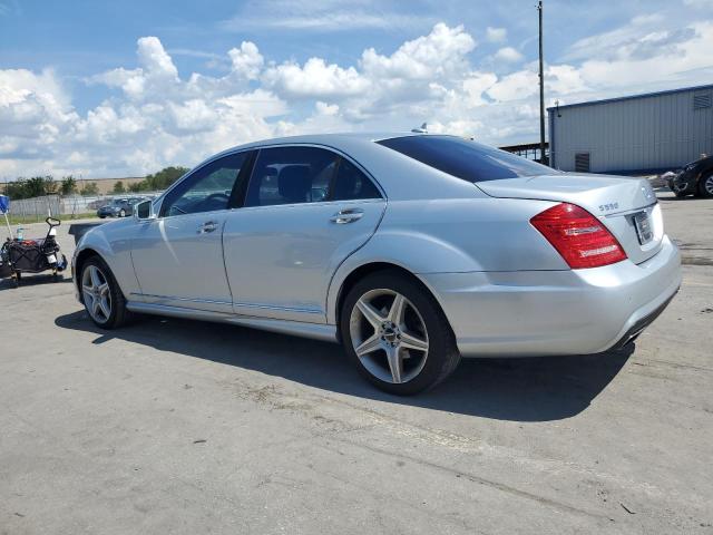 Obraz 2 z 2010 MERCEDES-BENZ S 550 2010 z VIN WDDNG7BB3AA291670