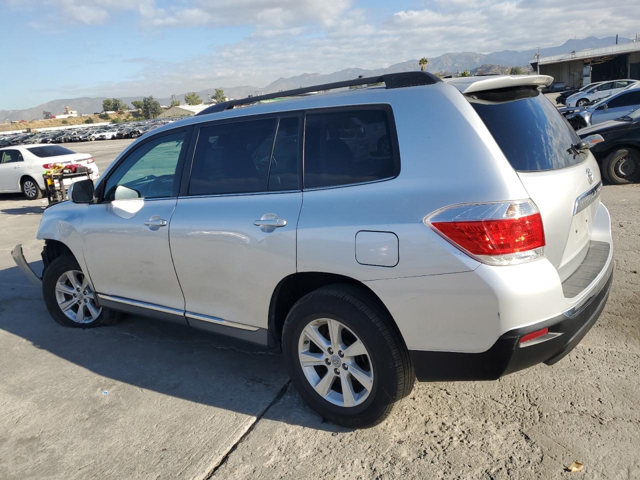 Image 2 of 2011 TOYOTA HIGHLANDER BASE 2011 with VIN 5TDZK3EH7BS042019