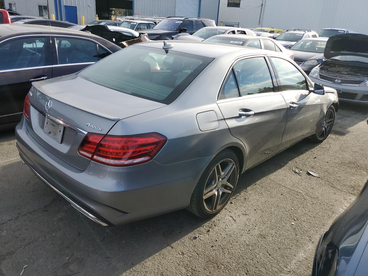 Изображение 3 2014 MERCEDES-BENZ E 350 4MATIC 2014 с VIN WDDHF8JB8EB033295