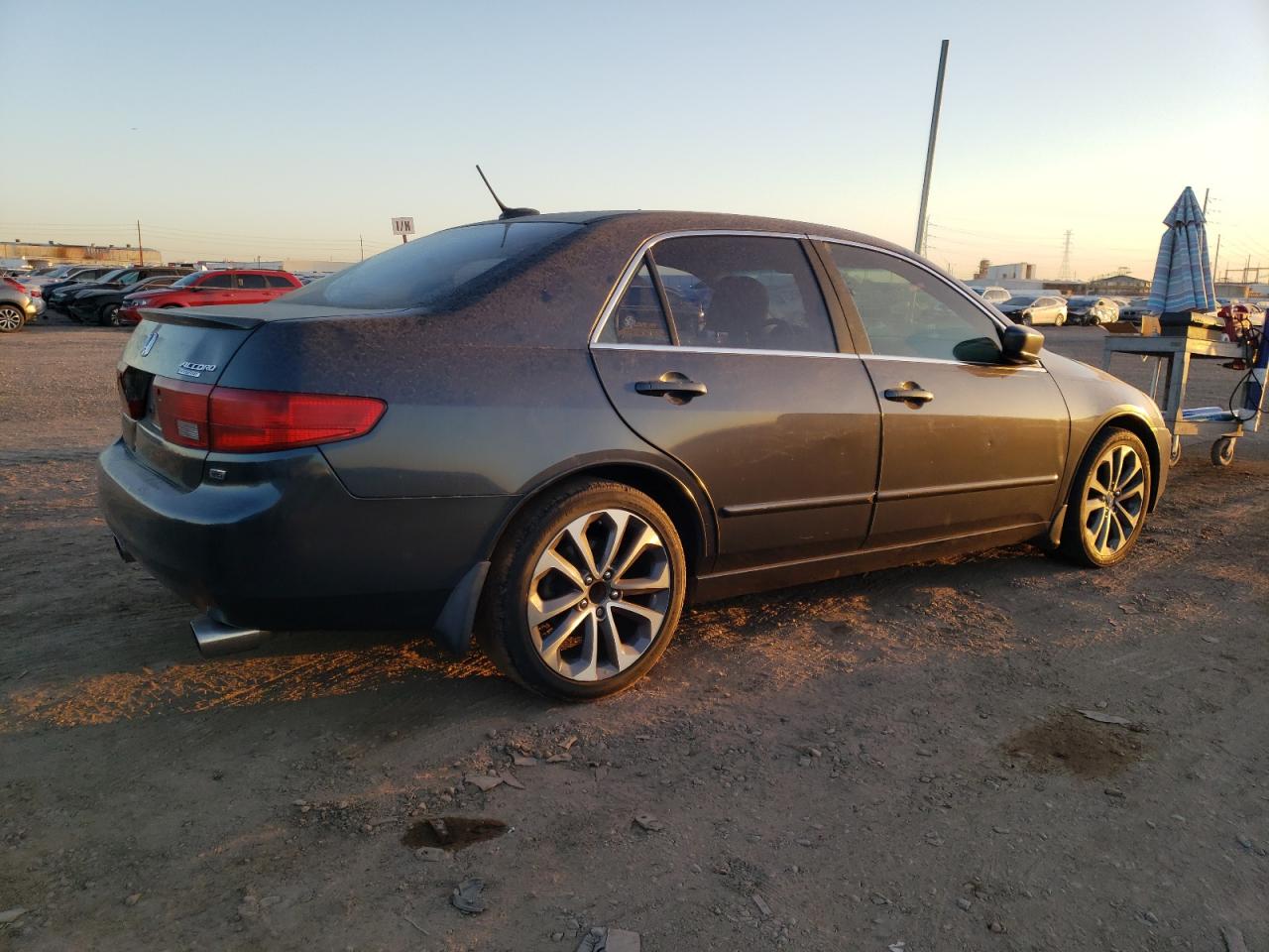 Image 3 of 2005 HONDA ACCORD HYBRID 2005 with VIN JHMCN36465C011941