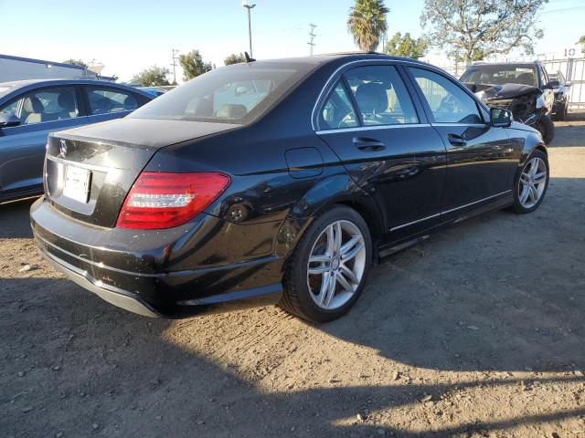 Obraz 3 z 2014 MERCEDES-BENZ C 250 2014 z VIN WDDGF4HB1ER315943