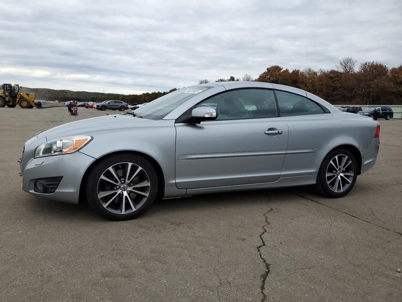 Image 1 of 2011 VOLVO C70 T5 2011 with VIN YV1672MCXBJ112236