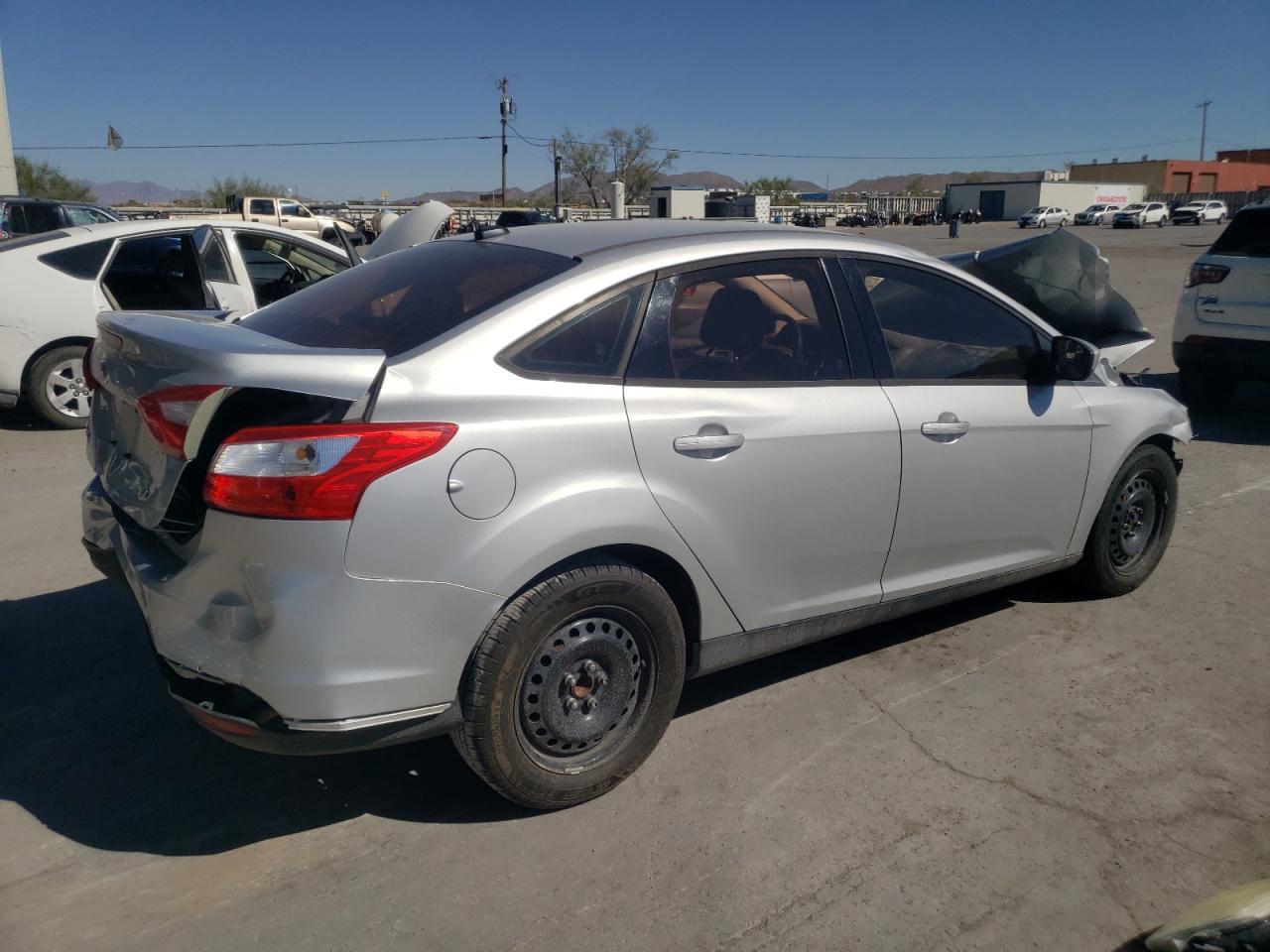 Image 3 of 2012 FORD FOCUS SE 2012 with VIN 1FAHP3F26CL320960