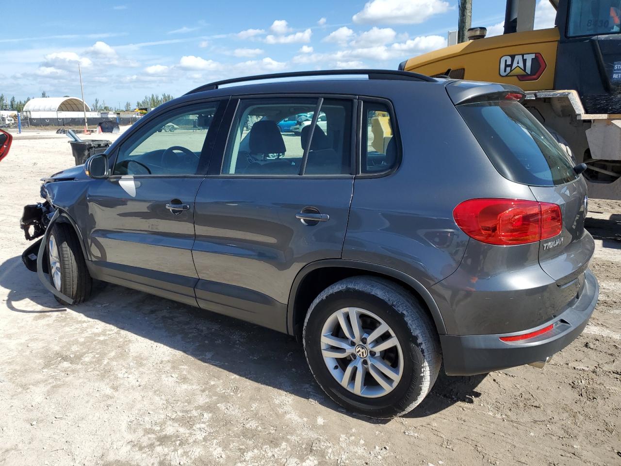 Obraz 2 z 2016 VOLKSWAGEN TIGUAN S 2016 z VIN WVGAV7AX2GW590280