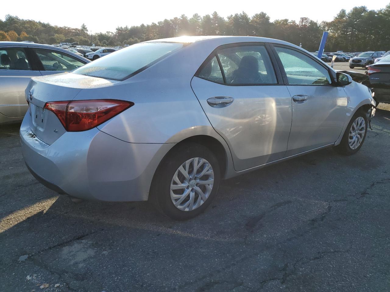 Изображение 3 2017 TOYOTA COROLLA L 2017 с VIN 5YFBURHE9HP675378