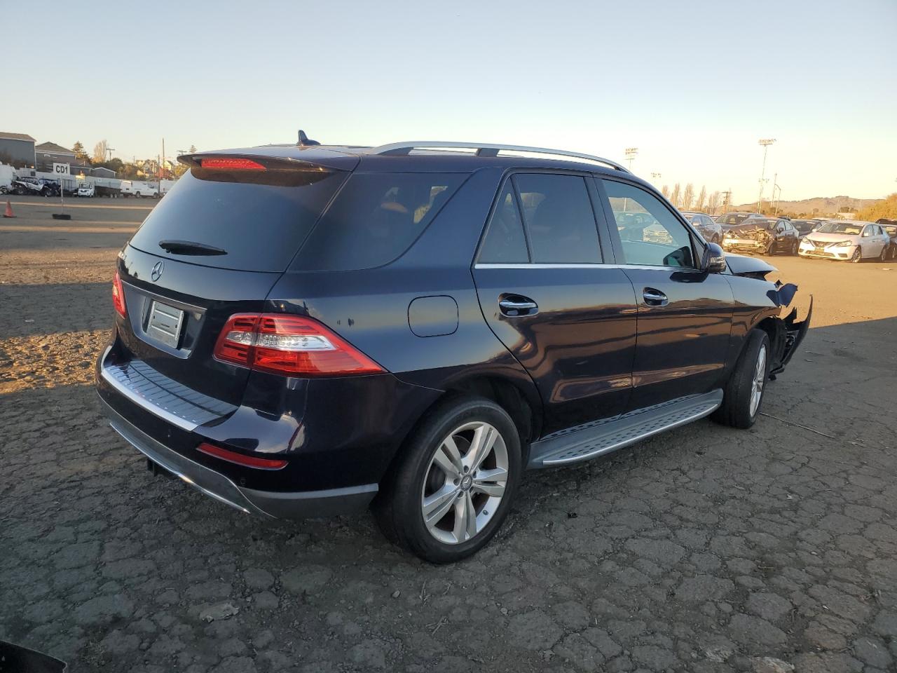 Image 3 of 2015 MERCEDES-BENZ ML 350 2015 with VIN 4JGDA5JB4FA523628