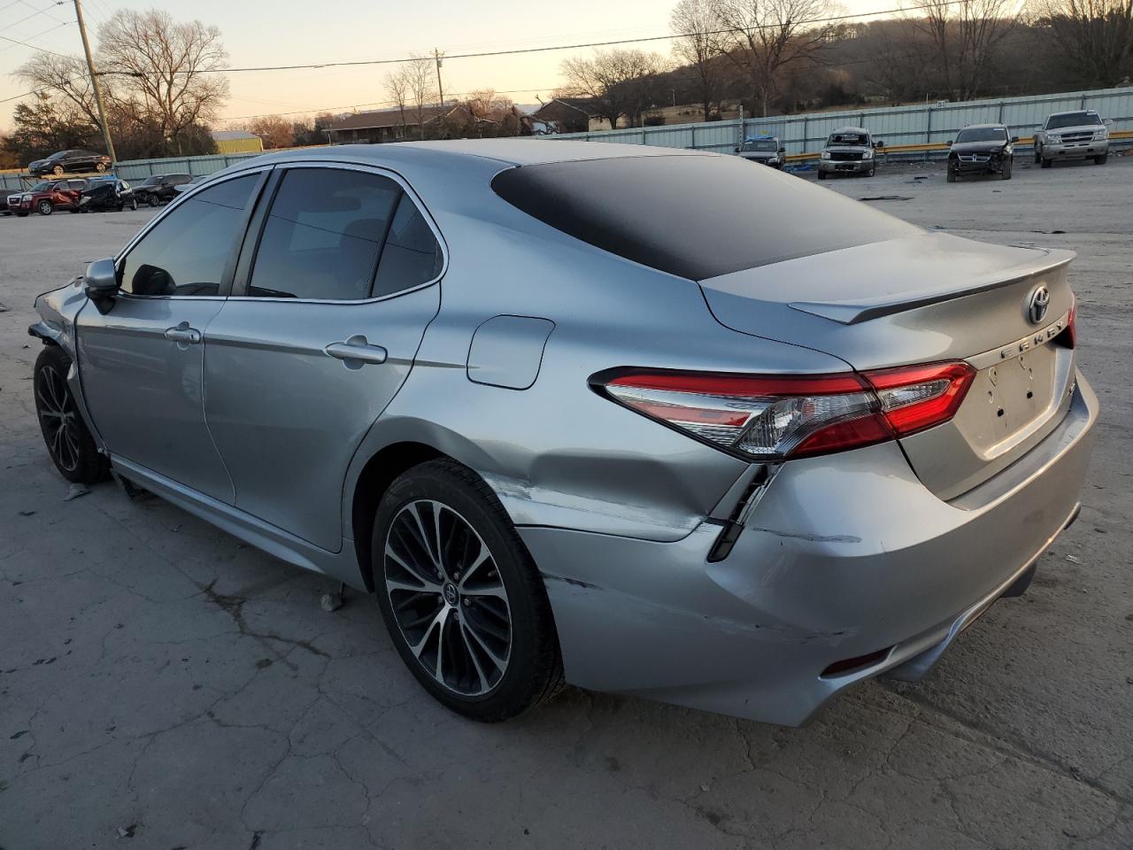 Obraz 2 z 2018 TOYOTA CAMRY L 2018 z VIN 4T1B11HK2JU653484
