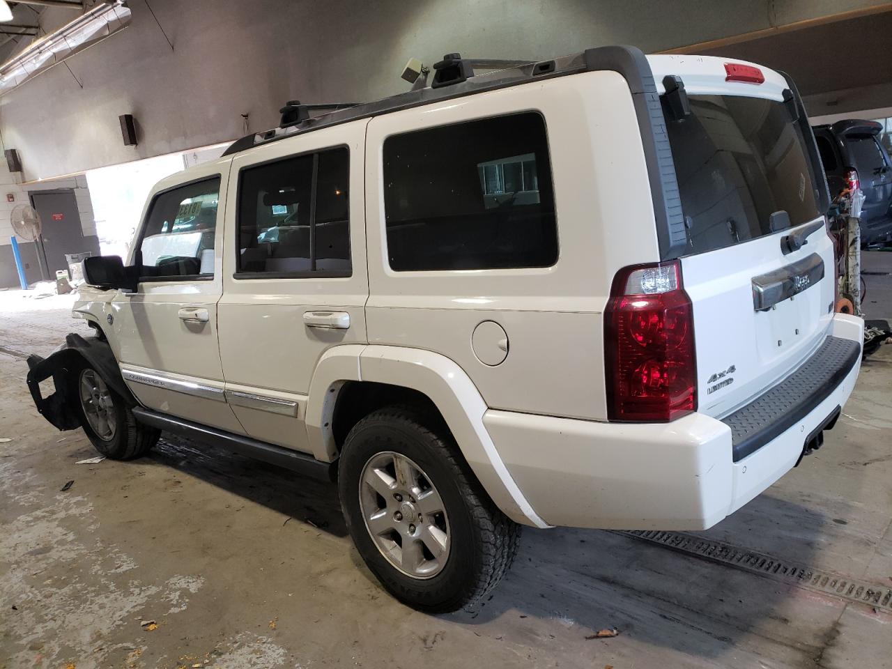 Image 2 of 2008 JEEP COMMANDER LIMITED 2008 with VIN 1J8HG58NX8C175726