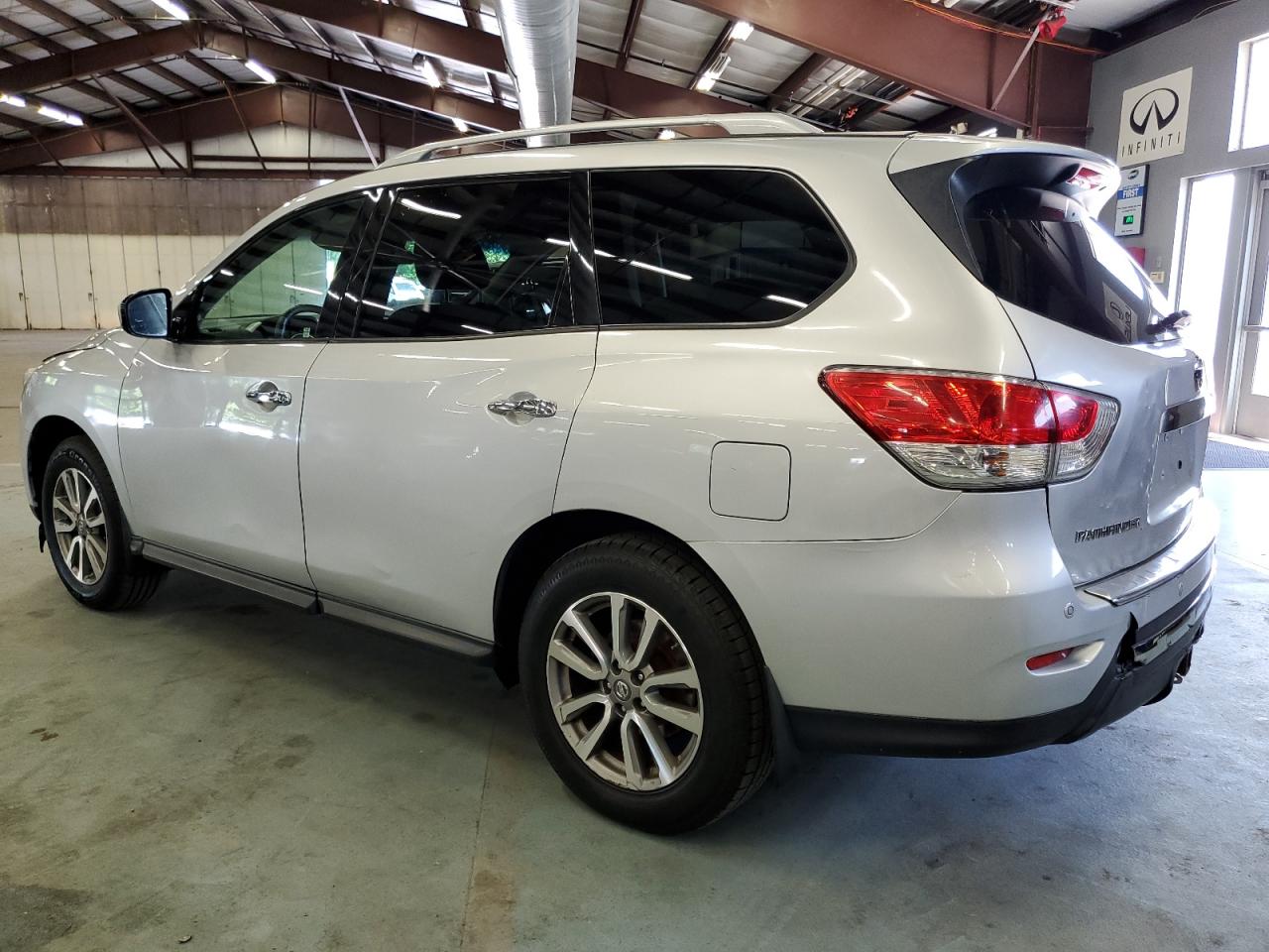 Image 2 of 2014 NISSAN PATHFINDER S 2014 with VIN 5N1AR2MMXEC700337