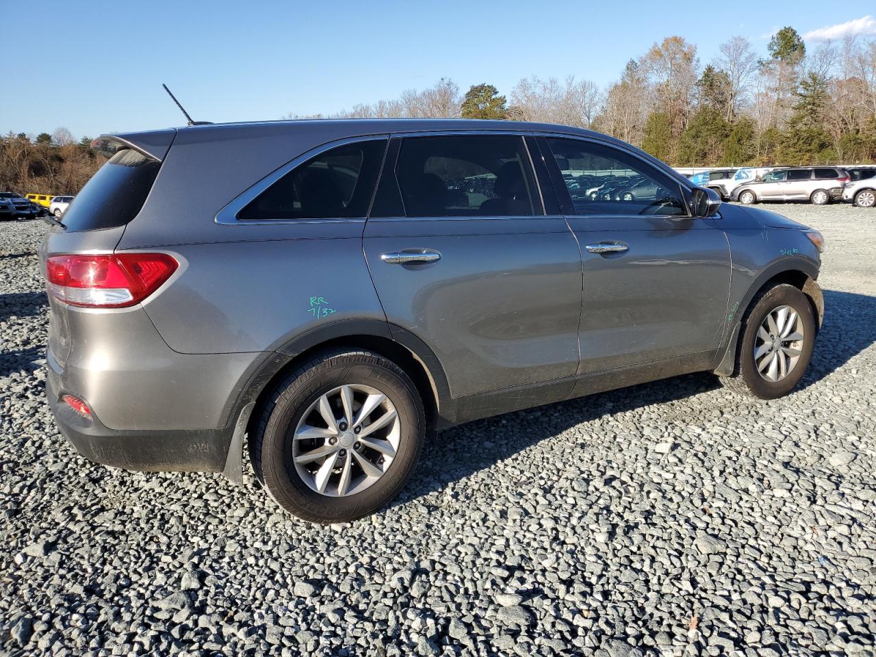Image 3 of 2017 KIA SORENTO LX 2017 with VIN 5XYPG4A35HG286377