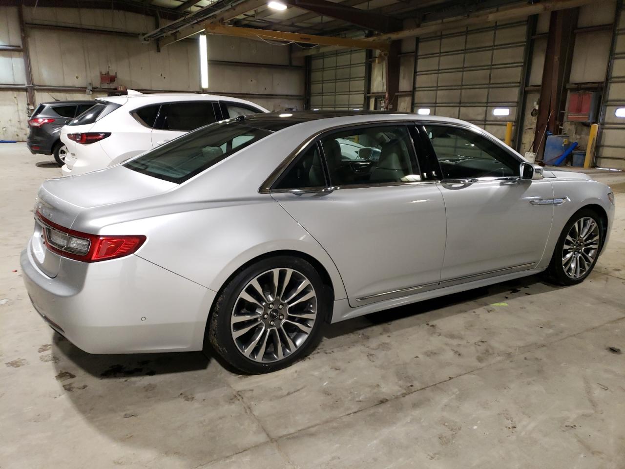 Obraz 3 z 2017 LINCOLN CONTINENTAL RESERVE 2017 z VIN 1LN6L9NC7H5605426