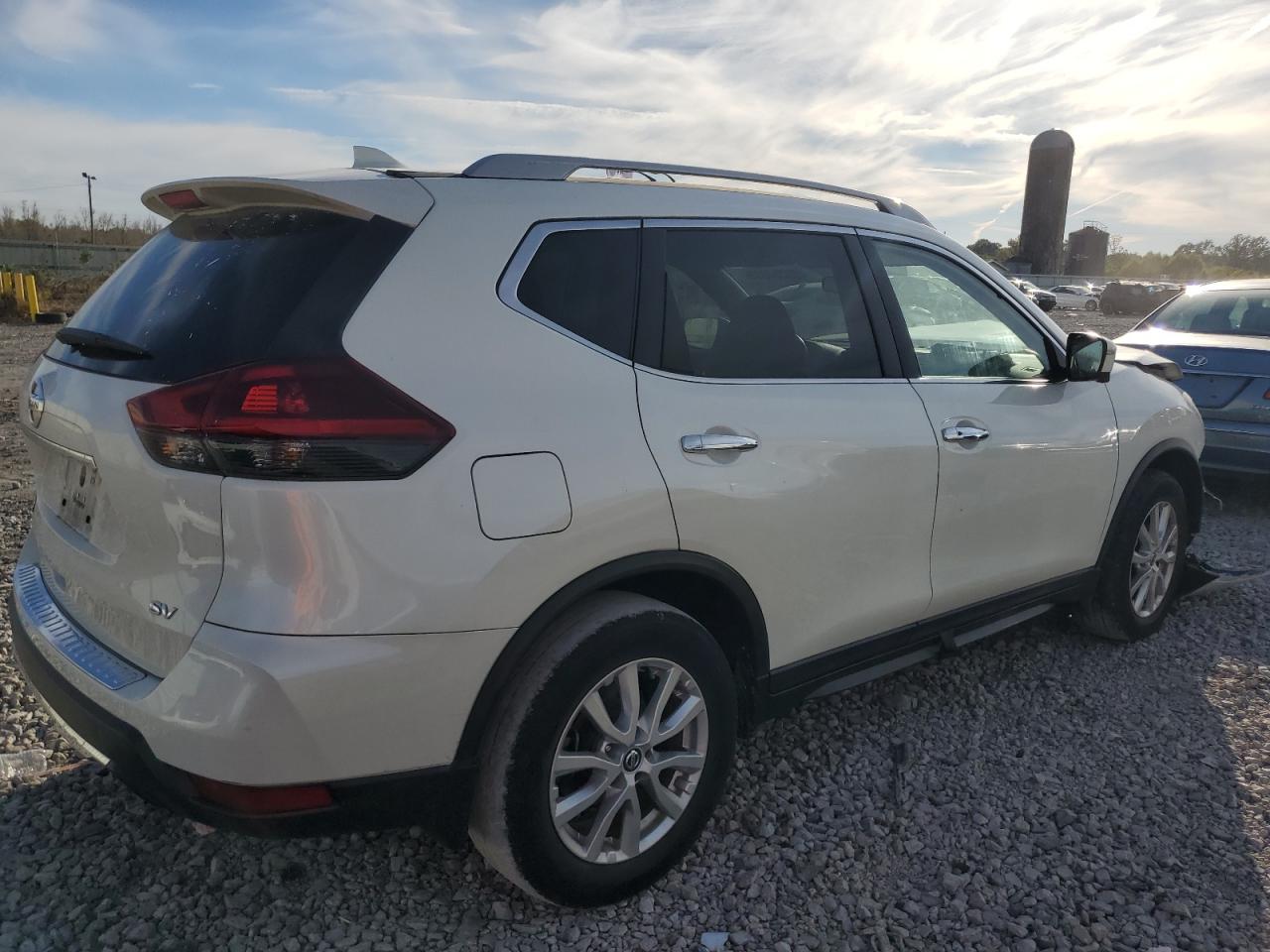 Изображение 3 2018 NISSAN ROGUE S 2018 с VIN 5N1AT2MT6JC849685