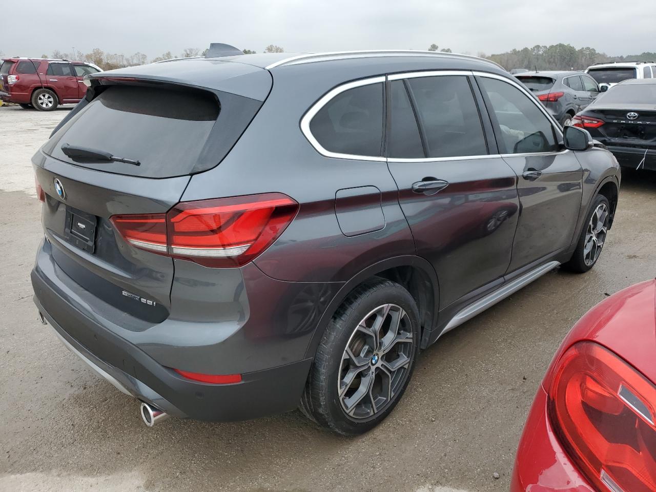 Obraz 3 z Bmw X1 Sdrive28I 2021 z VIN WBXJG7C0XM5U03743