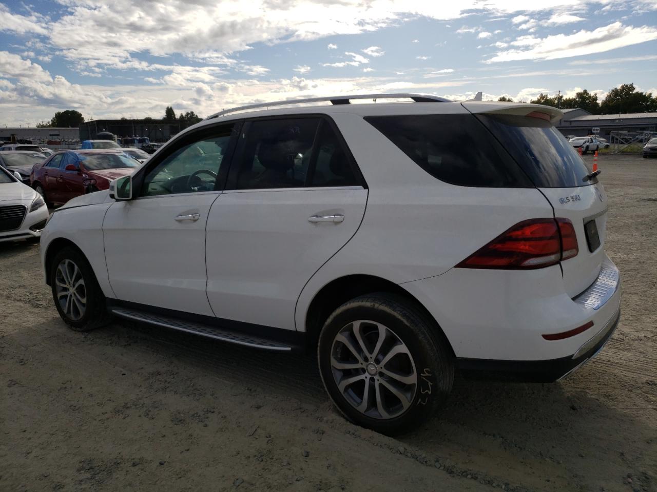 Obraz 2 z 2016 MERCEDES-BENZ GLE 350 4MATIC 2016 z VIN 4JGDA5HB8GA667092